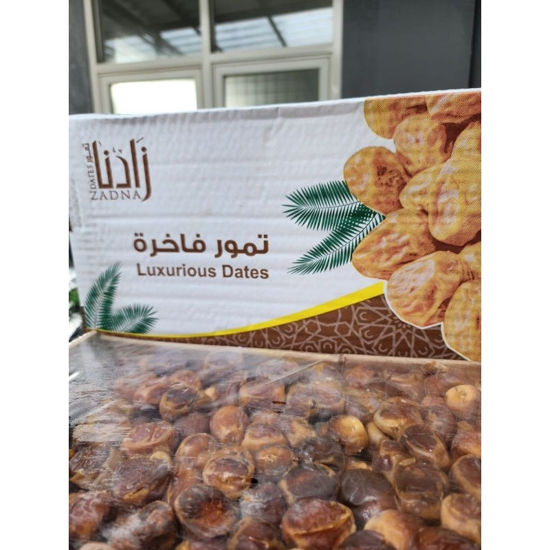 

Kurma sukari dus 3kg Lembut Manis Daging tebal