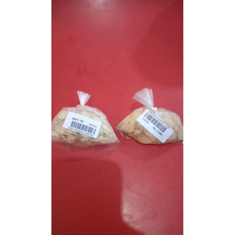 

KACANG ALMOND 25GR