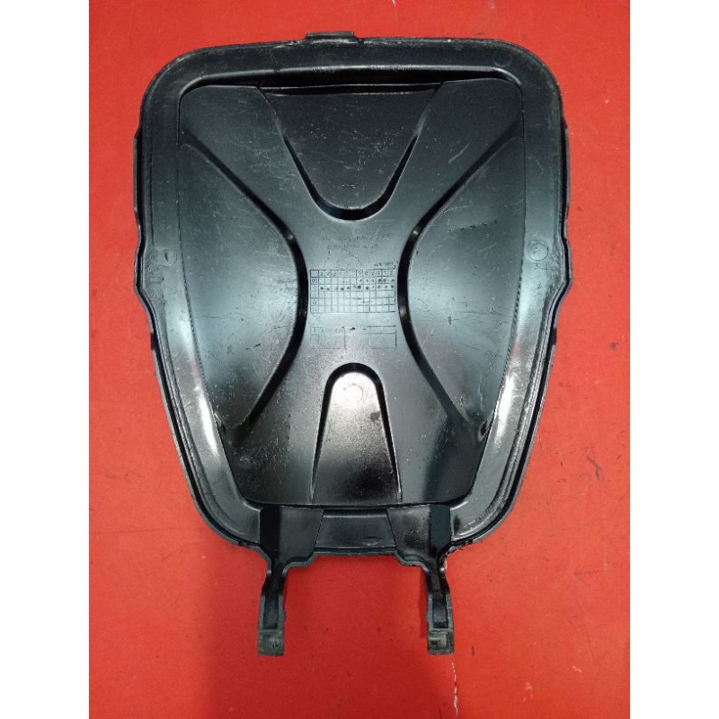 Tutup box bagasi honda beat lama. Beat karbu. Original