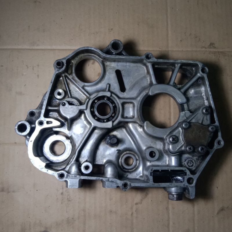 crankcase krengkes kanan + pompa oli honda c70 c700 c800 supercup original