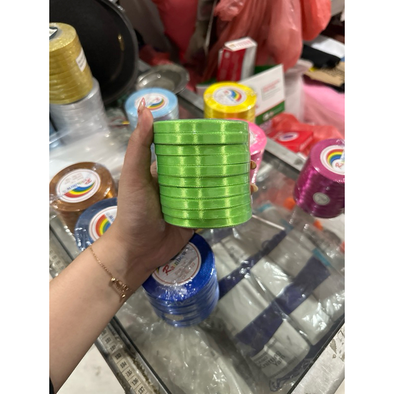 

pita satin ukuran 1/4 inch warna hijau muda