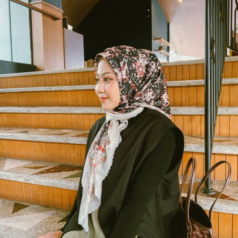 KALISPERA Jamilla Scarf - Kerudung Hijab Segi Empat Motif Ultrafine Tryspan