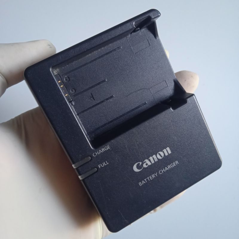 Charger Original Canon 700D 650D 600D 550D alat cas bawaan kamera