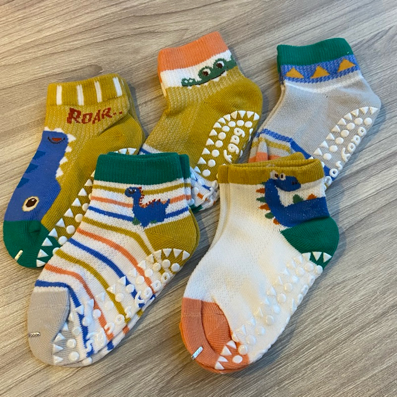 Kaos kaki anti slip anak motif DINOSAURUS (Code : DNR04)