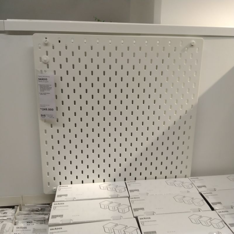 

SKADIS Papan Workshop Pegboard 56X56Cm Papan Berlubang
