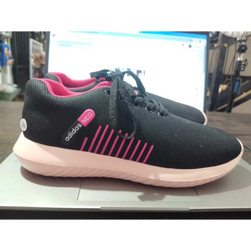 ADIDAS SEPATU OLAHRAGA CEWEK/ SEPATU NEO ADIDAS CEWEK/ SEPATU RUNNING/ SEPATU LARI