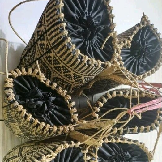 Tas anjat Ransel Tas Rotan Etnik khas Dayak