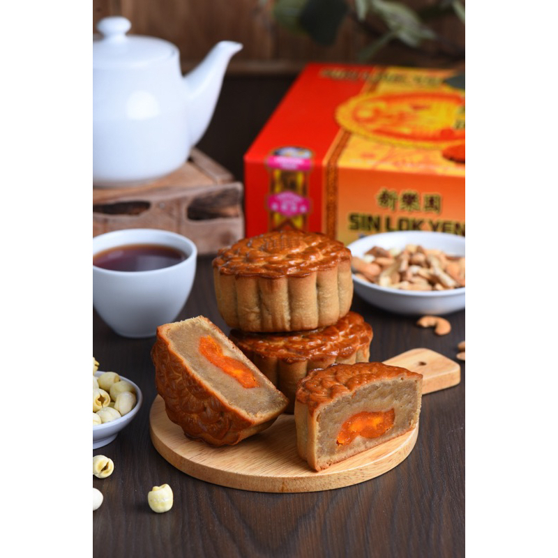 

Mooncake / Kue Bulan Sin Lok Yen 1 Dus isi 4 dan isi 2