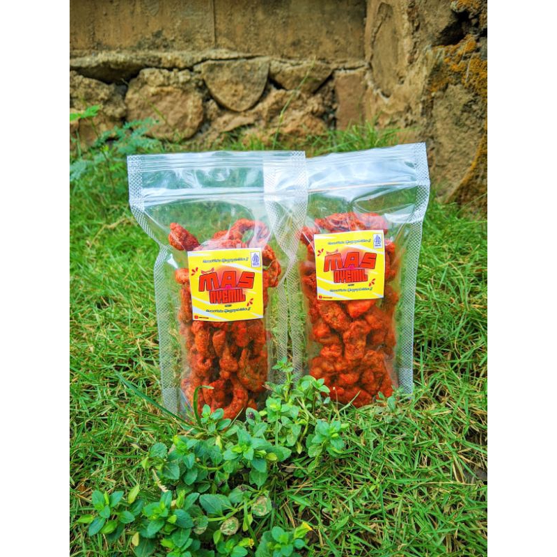 

USUS CRISPY PEDAS DAUN JERUK KEMASAN STANDING POUCH ISI 100GRM
