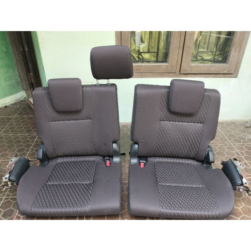 jok innova reborn baris ketiga ori