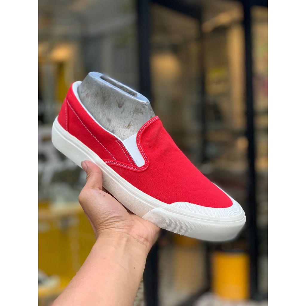 SYRUP SUPPLY OFFICIAL | Slip On Red Roso | Sneakers | Sepatu Unisex