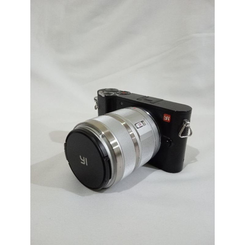 Mirrorless Xiaomi Yi M1 Second