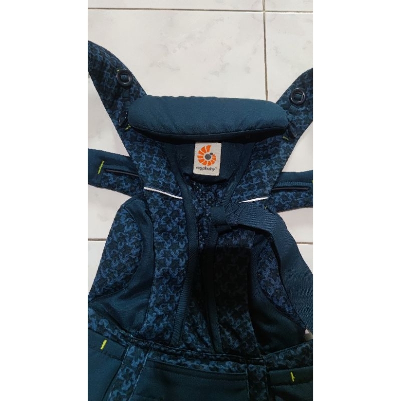 Ergobaby Omni Breeze