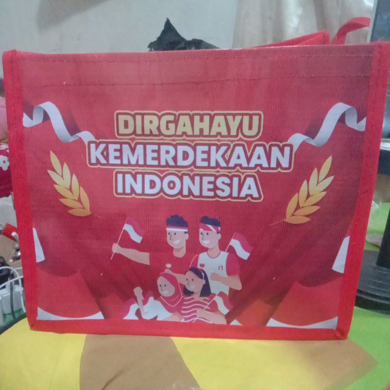 

25x20x12 tas dirgahayu kemerdekaan RI tas souvenir lomba 17 agustus