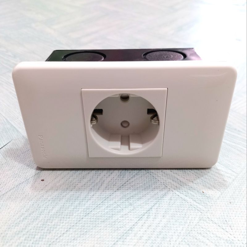 Stop Kontak Arde CP Panasonic WZJ 1121 1 Set Frame Panasonic WZJ 1781