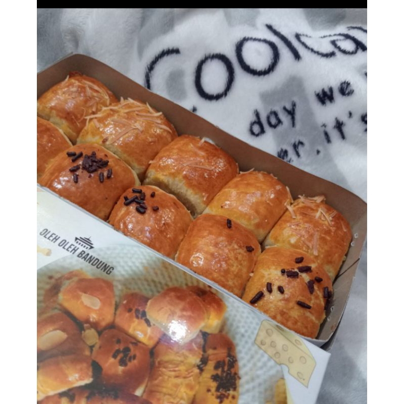 

Murahdanenakpisangbolenmixcoklat/oleholehbanndung/snack/