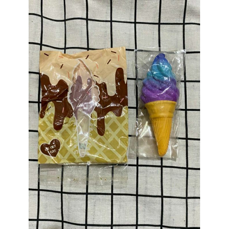 PUNIMARU GALAXY ICE CREAM SQUISHY