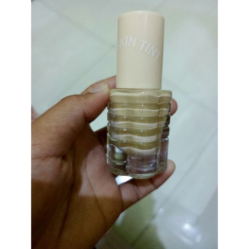 BnB SKIN TINT