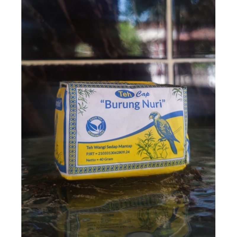 

Teh Cap Burung Nuri 1 bos isi 10 kemasan 40gr