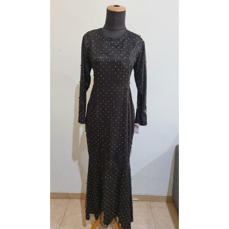 Gamis Hitam Manik