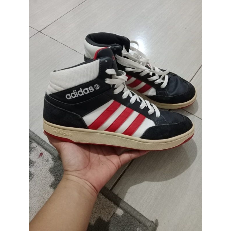 SEPATU ADIDAS NEO LABEL SIZE 42