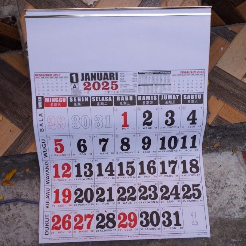 

kalender 2025 ukuran jumbo 50x65