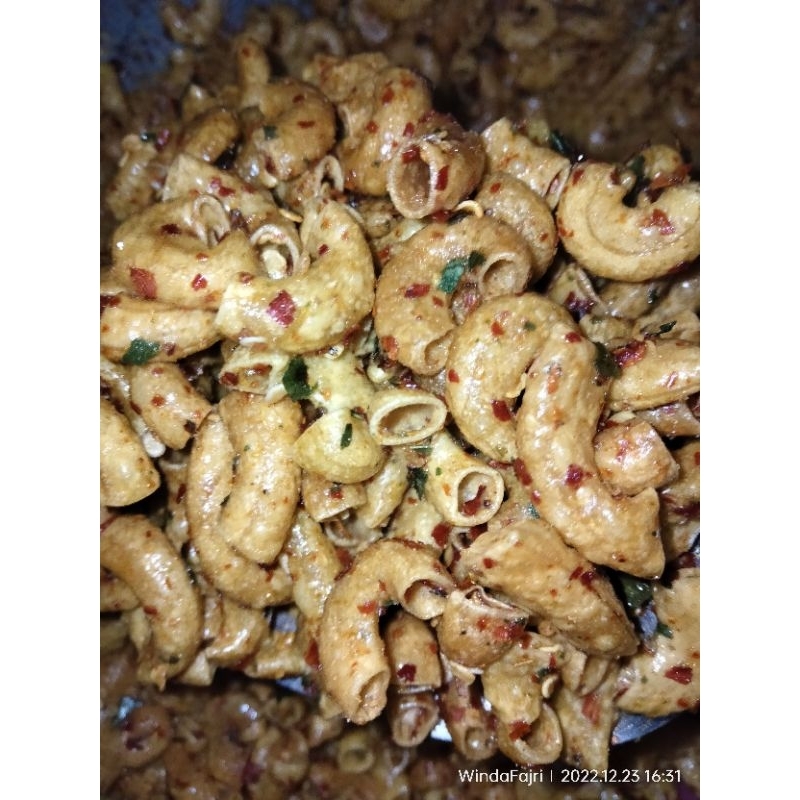 

MAKARONI KRIUK,MAKRONI KUNING,SEBLAK KERING PEDAS DAUN JERUK 125gr