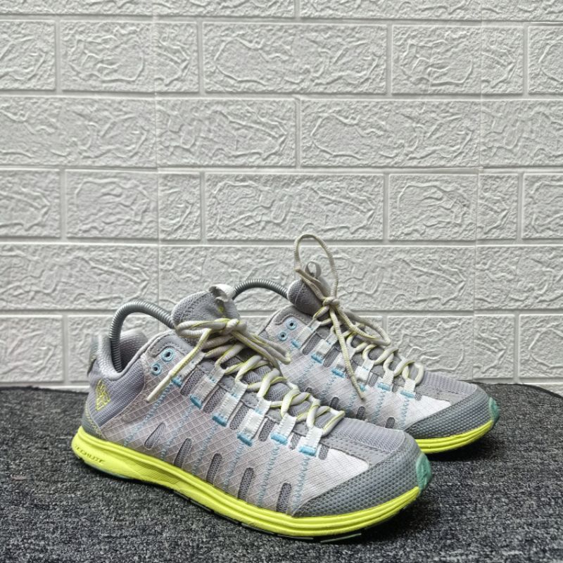 Sepatu running outdoor Columbia
