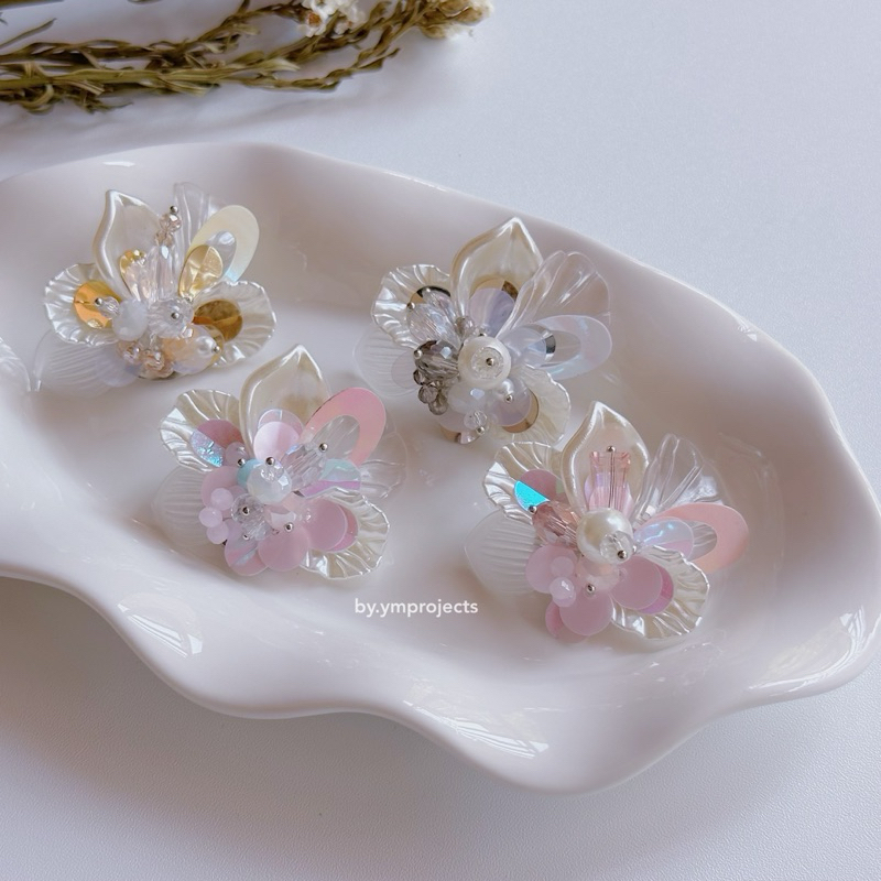 DANDELION BROS BAJU KERAH KEMEJA - PREMIUM CRYSTAL STATEMENT BROOCH JUNTAI MANIK PAYET BEADS PEARL M