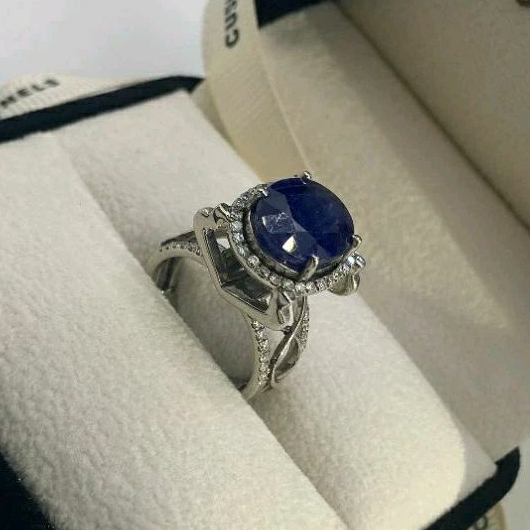 Cushionels Lady Blue Sapphire Diamond Ring
