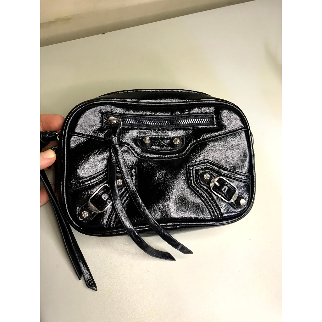 [Real Pic] Tas Mini Kulit ala Bal3n Hitam Berselempang Uk. 17,5 cm x 11,5 cm x 4,5 cm