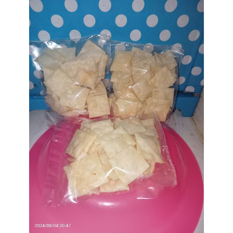 

kulit pangsit goreng daun jeruk