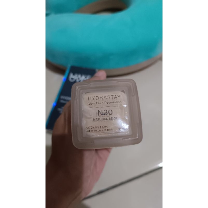 preloved make over hydrastay foundation shade natural beige