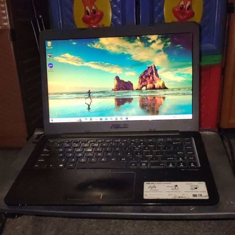 Laptop Asus E402y Ram 4gb Hardisk 1Tb