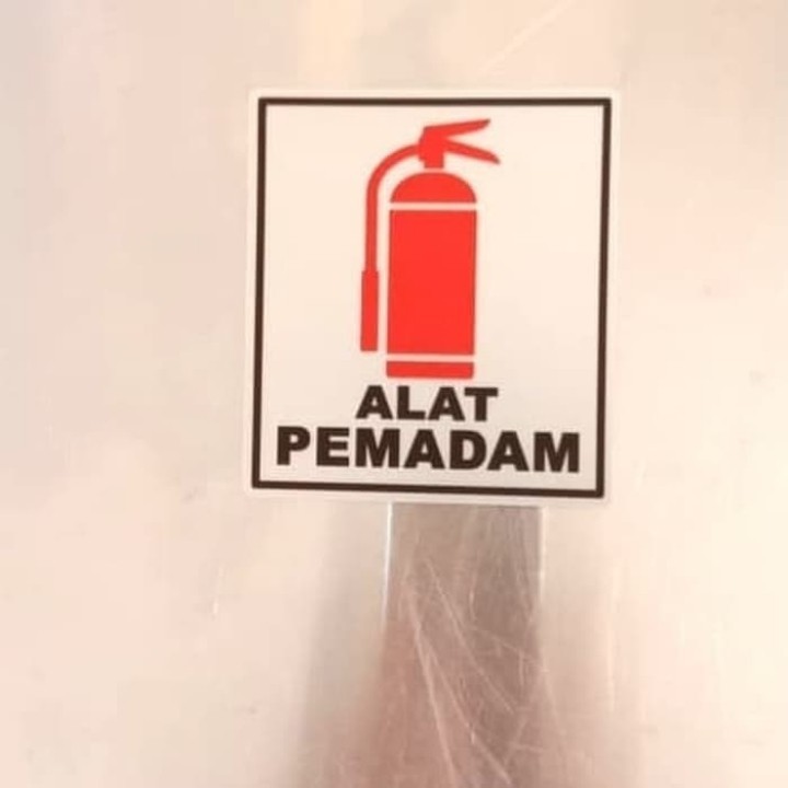 

sign label alat pemadam 8,5×9,5cm k3 rambu safety