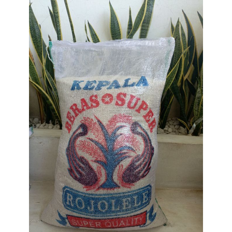 

BERAS KEPALA SUPER ROJOLELE PRODUK ASLI TERSEDIA KEMASAN 25 KG Atau sekitar ±31 Liter