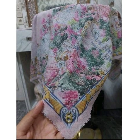 Preloved Hijab Buttonscarves