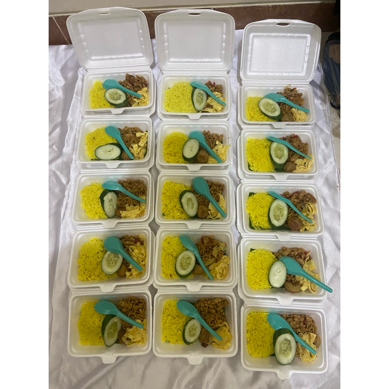 

nasi kuning sterofom/nasi kuning ulang tahun/nasi kuning murah/nasi kuning syukuran