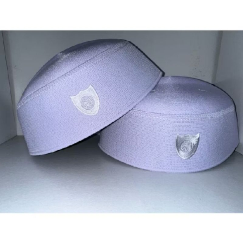 peci malaysia logo putih grade A super almustofa bahan bagus tidak kaku putih bersih tidak kebiruan