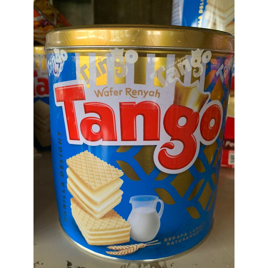 

Tango wafer kaleng rasa vanila 270 gram I 1 dus isi 6 pcs