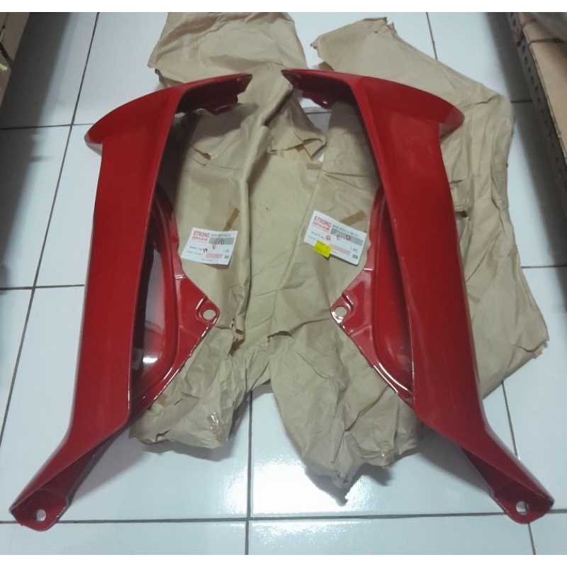 Legshield Sayap Luar Yamaha F1ZR Merah Kode 4US