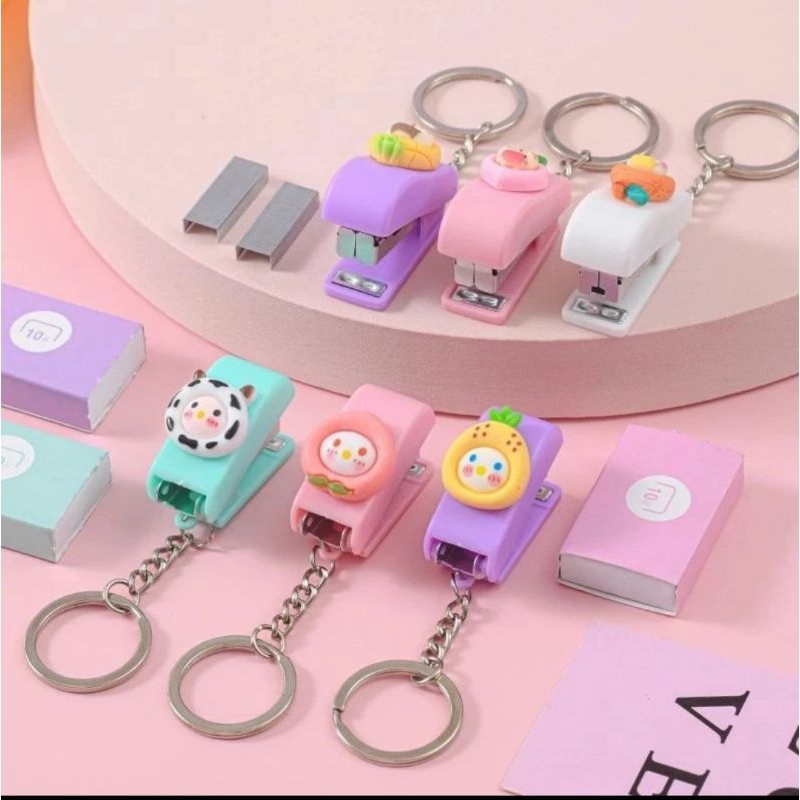 

Stapler Mini Gantungan Kunci Staples Mini Souvenir Hiasan Murah