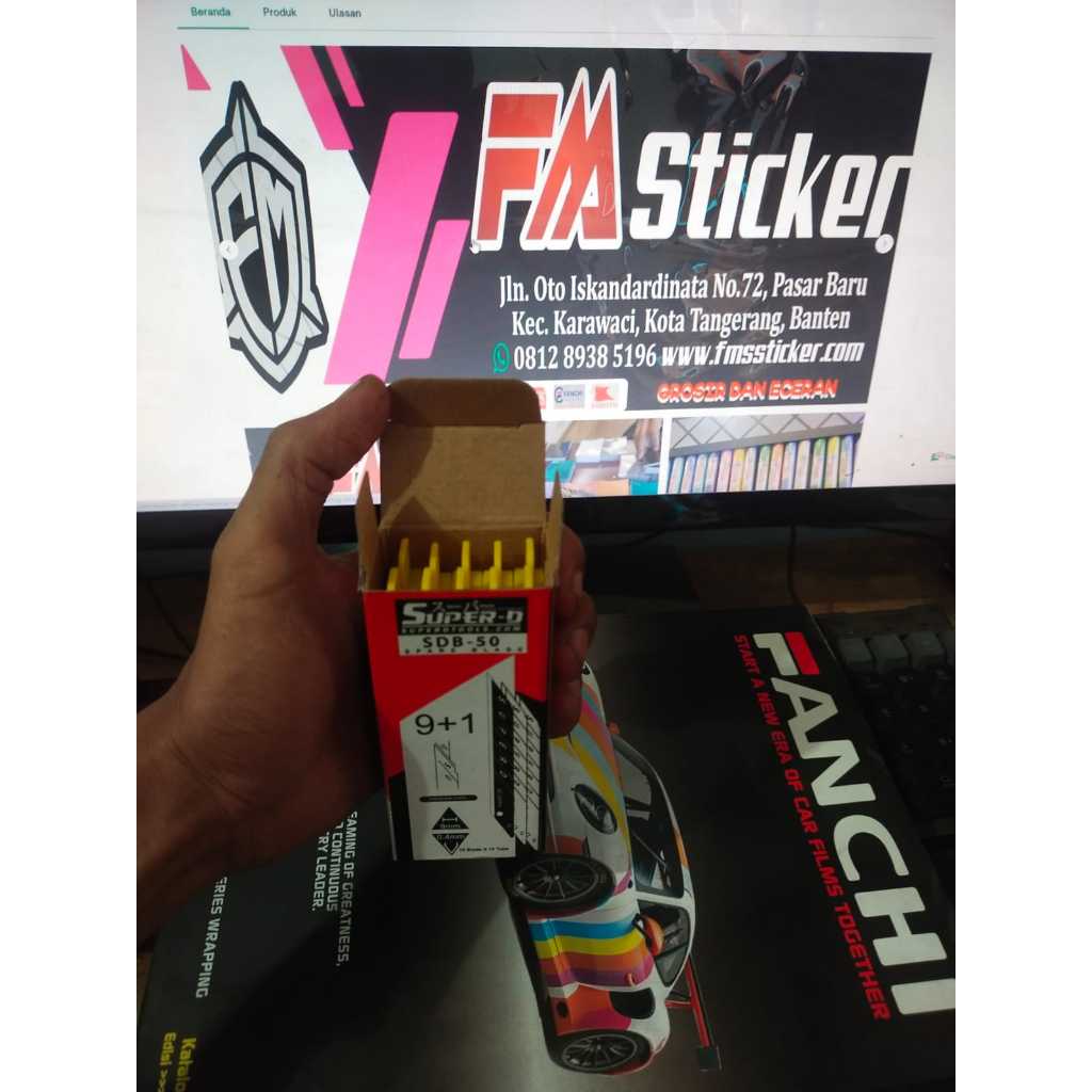 

perBox Super-D Japan SDB-50 Isi Cutter Sasori Blade SDB-77 per BOX