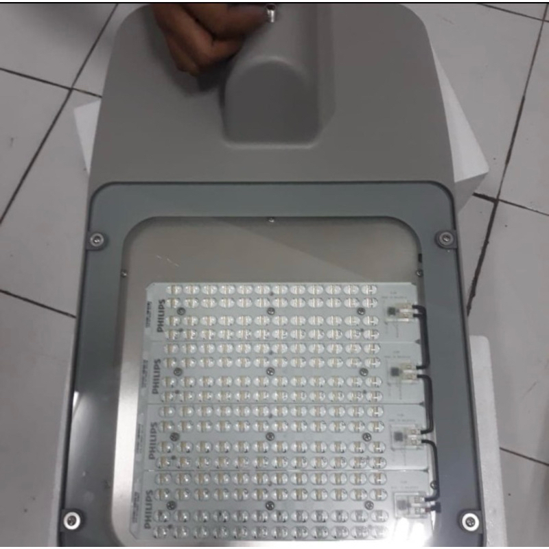 Pju philips led  150w di  jual murah salah spek pemasangan sisa proyek . Kondisi 95persen