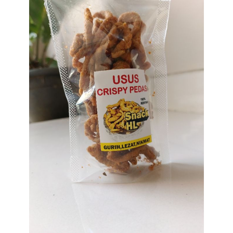 

Usus crispy pedas rasanya gurih renyah bikin nagih Netto 65gram