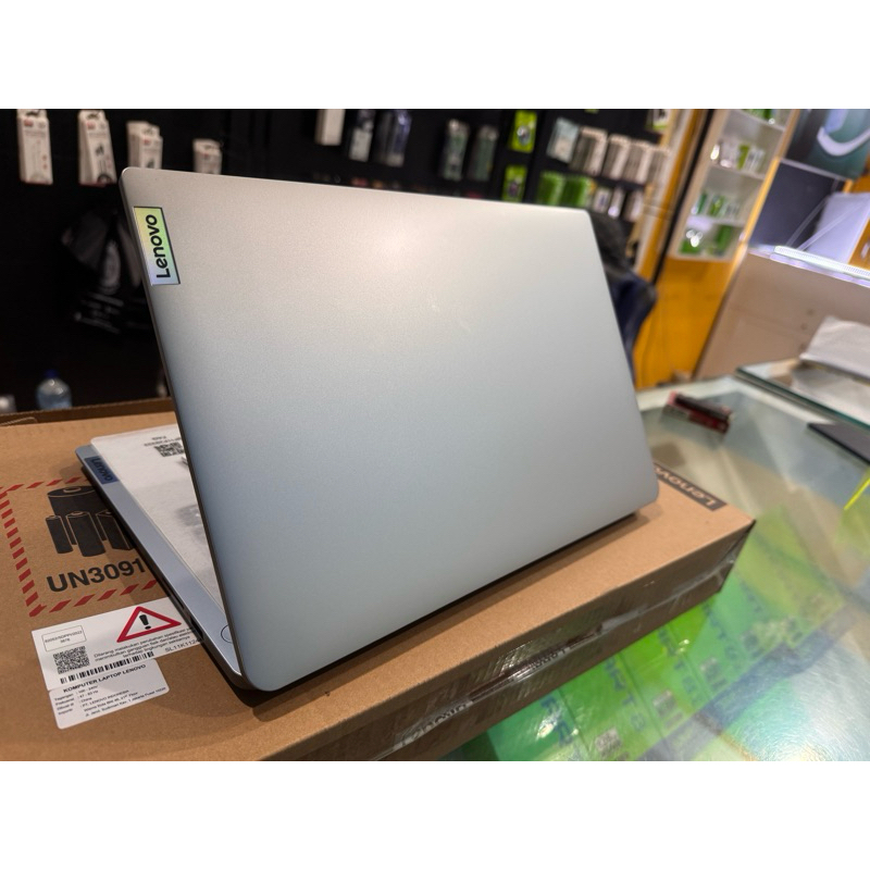 Lenovo IdeaPad 8GB SSD 256GB