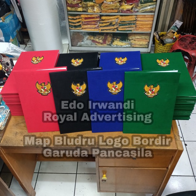 

Bisa Cod Map Bludru Upacara Map Upacara Map Bordir Garuda Ready Berkualitas Hitam