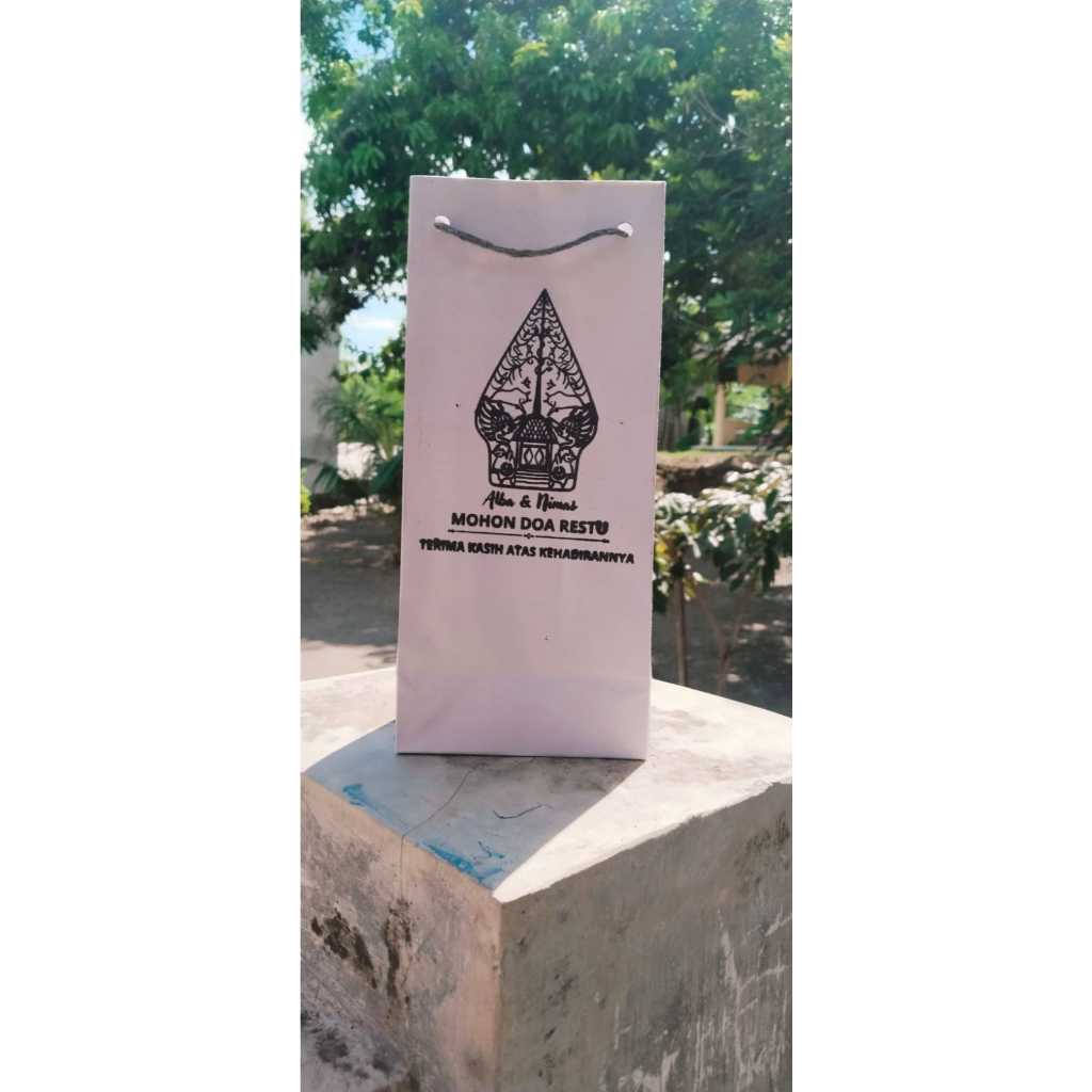 

CETAK CUSTOM SABLON Pernikahan PAPERBAG WARNA MERAH HIJAU PUTIH 10X8X25