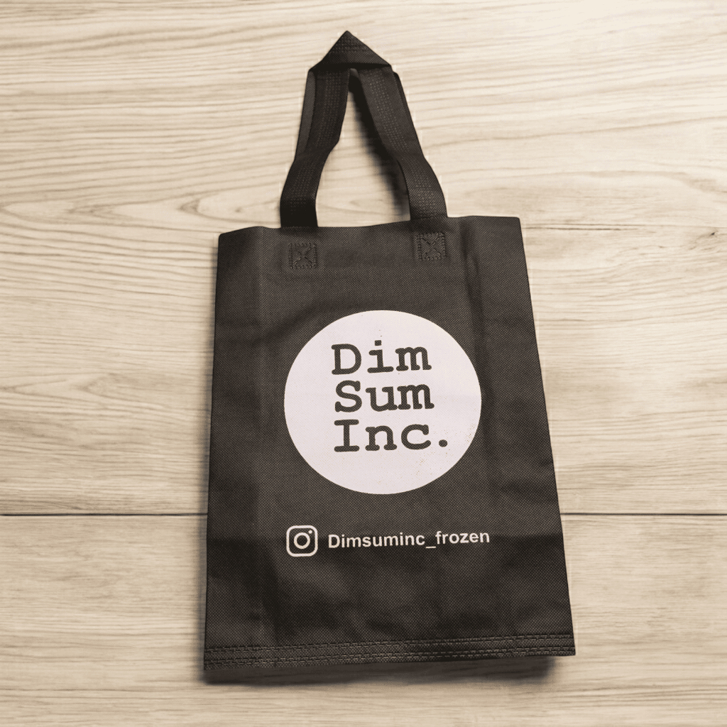

Shopping Bag Bahan Spound Hitam Size 35x25 Cm By Dimsum Inc