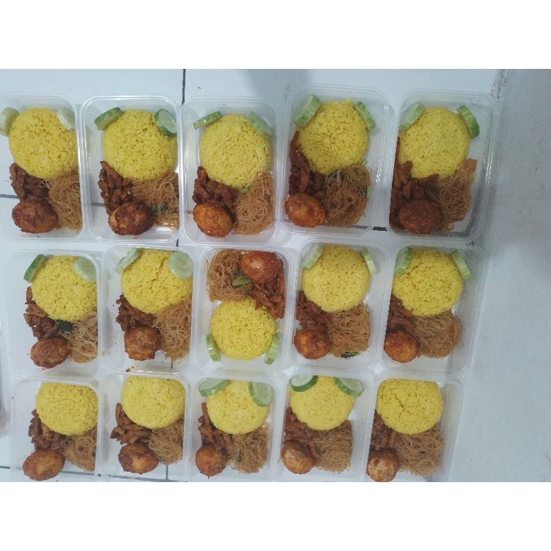 

Nasi kuning box jumat berkah,ultah dll